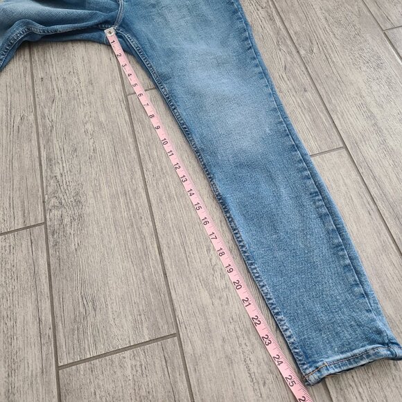 Old Navy Women’s High-Rise Rockstar Super Skinny Jeans Size 8 Short - Picture 4 of 10